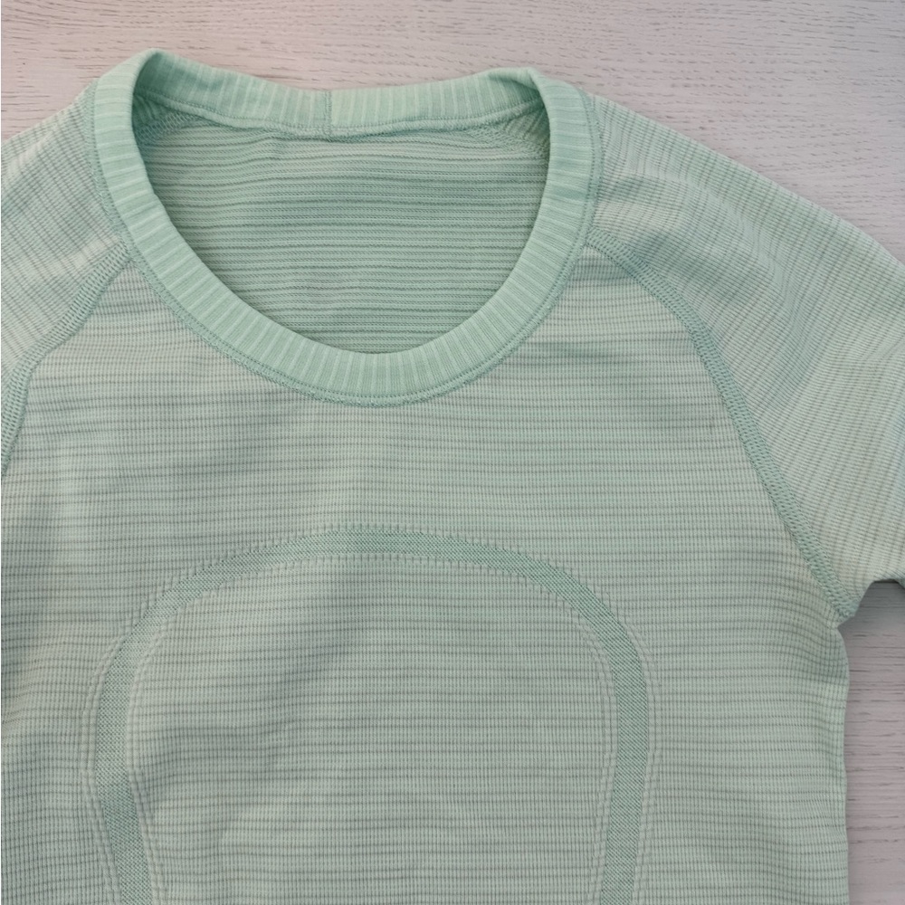 Swiftly Tech Long Sleeve Crew Long Sleeve T-Shirt Lululemon size 4 - Picture 3 of 5
